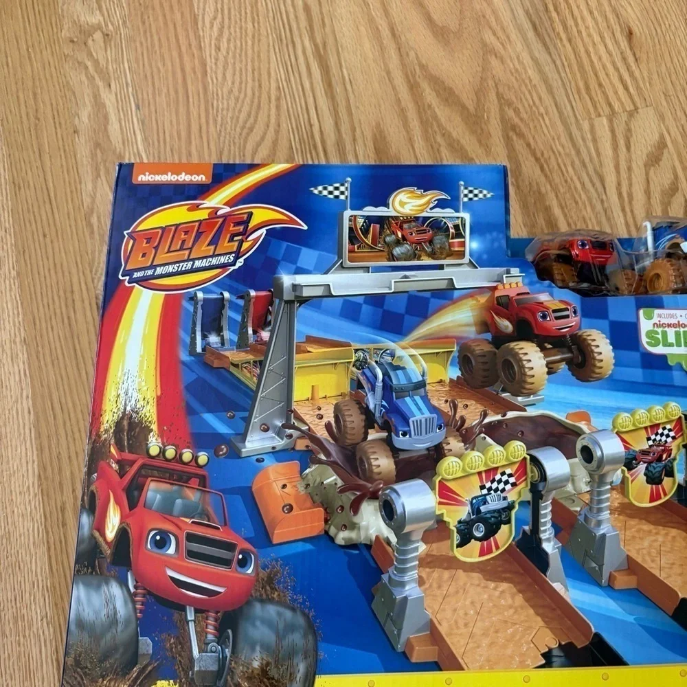 Blaze and the Monster Machines Toy Car Playset Mud Pit Race Track Crusher Slime